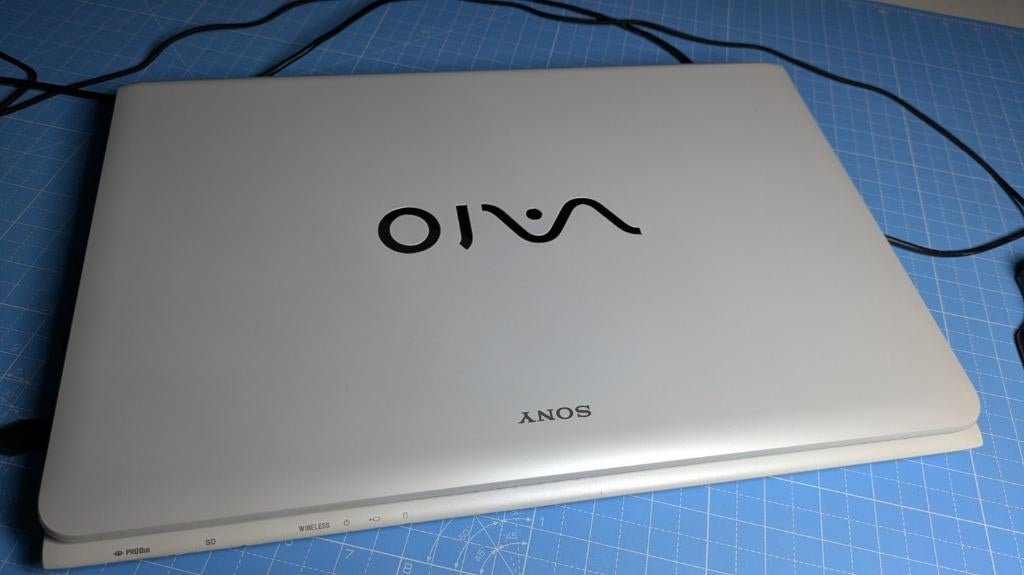 SONY VAIO 17 pouces SSD 16GoRAM Pentium 2020M 2,4 GHz, Informatique & Logiciels, 256 GB, 17 pouces ou plus, Reconditionné, SONY