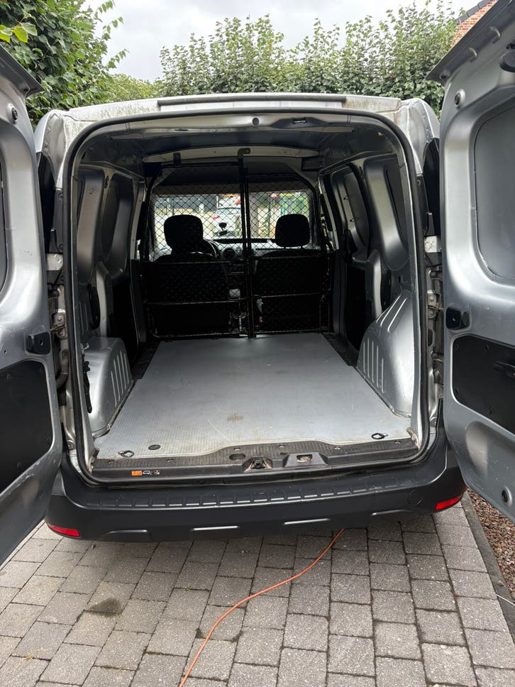 Dacia Dokker 1.5dci, 158 000 km, 2021, Autos, Dacia, Argent ou Gris, Achat, 2 places