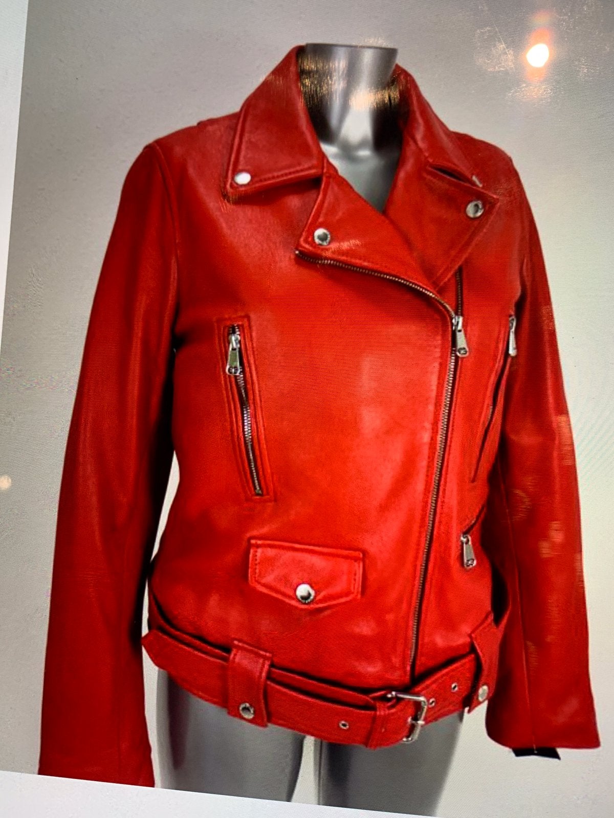 Veste en cuir rouge - superbe - neuve jamais portée, Kleding | Dames, Blouses en Tunieken, Ophalen of Verzenden, Nieuw, Rood