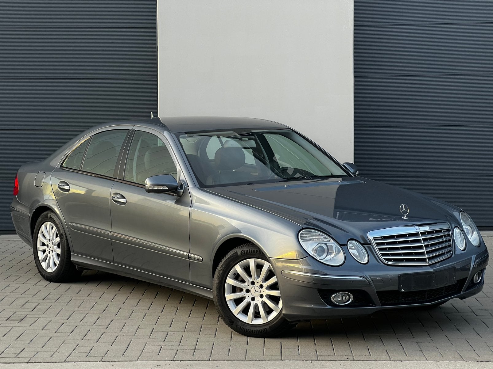 Mercedes e200 elegance / leren zetel’s / cruis / pdc, Achterwielaandrijving, Zwart, Leder, 5 deurs