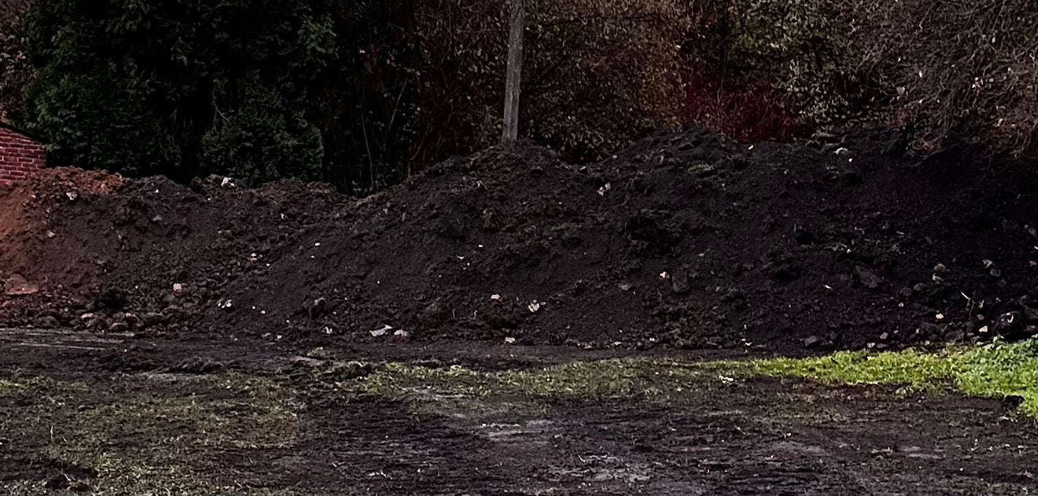 Terre noire à donner 150 m3, Jardin & Terrasse, Terre & Fumier, Enlèvement, Terre pour jardin