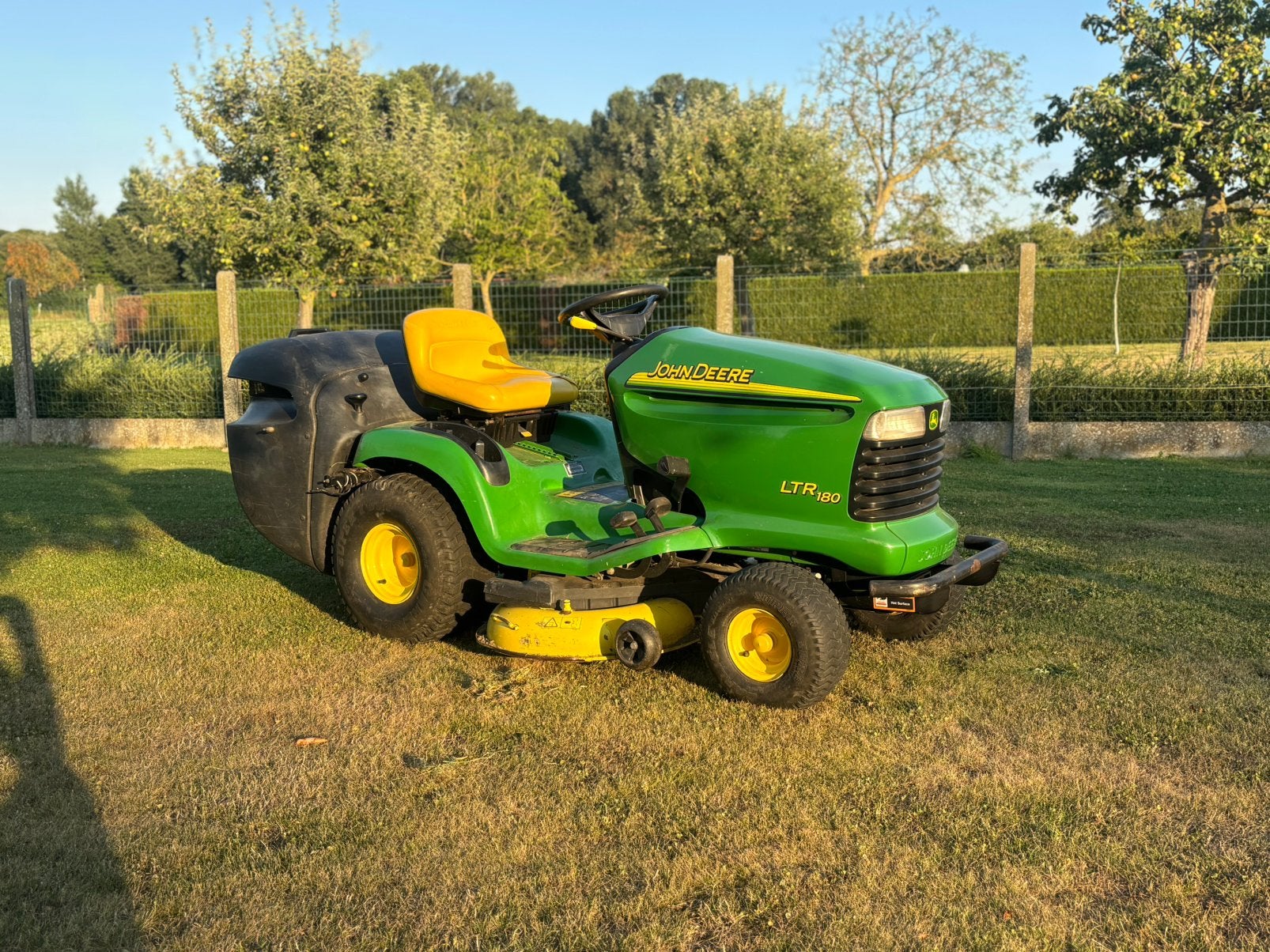 John deere LTR180, Enlèvement, Utilisé, Bac de ramassage, 90 à 120 cm
