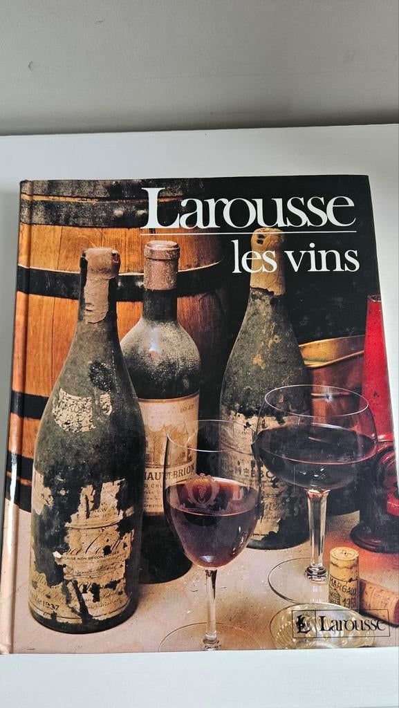 Boek Larousse les vins, Verzamelen, Wijnen, Ophalen of Verzenden