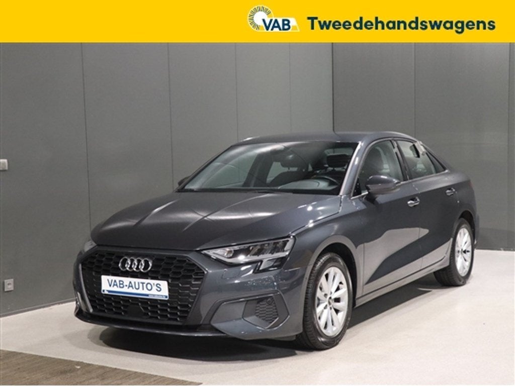 Audi A3   LIMOUSINE 30TFSI MHEV S-TRONIC, Auto's, Automaat, Zwart, Bedrijf, 97 g/km