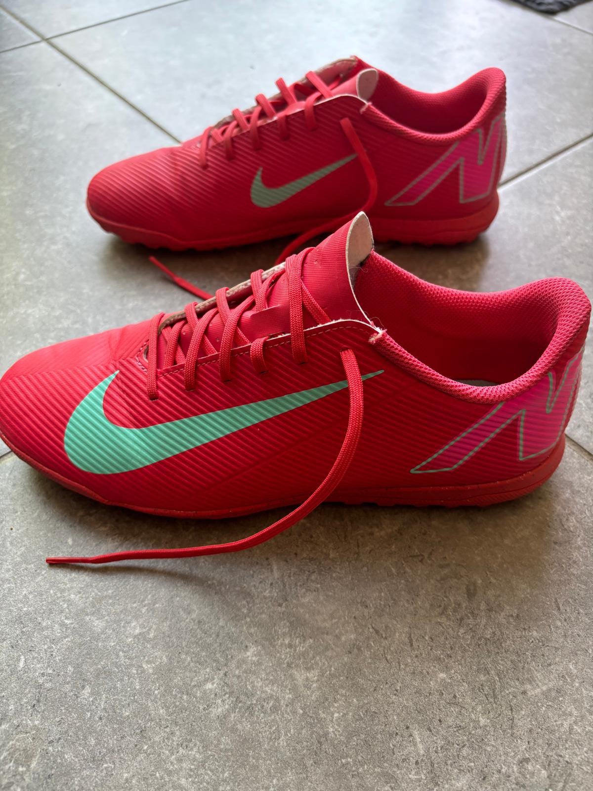 Nike Mercurial Vapour 41, Sports & Fitness, Football, Enlèvement ou Envoi, Comme neuf, Chaussures