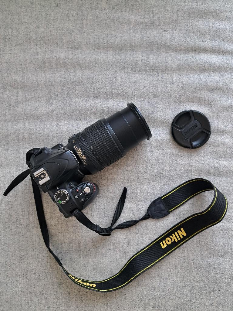 Nikon D3300 + Lens Nikon AF-S nikkor 18-105mm 1:3.5-5.6G ED, Enlèvement, Comme neuf, Nikon, 8 fois ou plus
