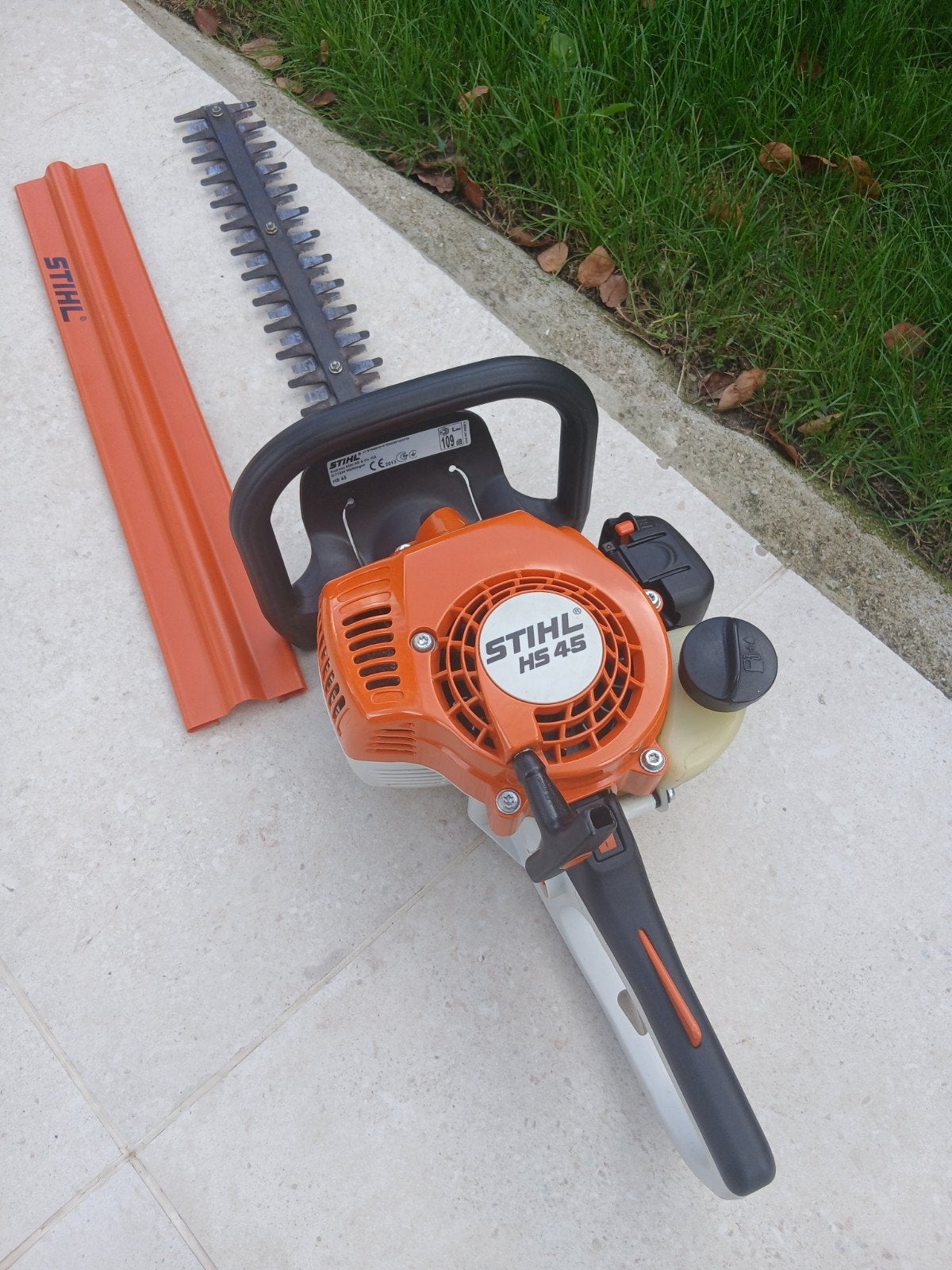 Taille-haie à essence Stihl HS45 en très bon état, Enlèvement ou Envoi, Comme neuf, Essence, Stihl