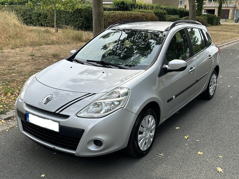 Renault Clio grandtour 1.5 diesel blanco gekeurd en carpass, Auto's, Renault, Euro 4, Te koop, 120 g/km, Clio