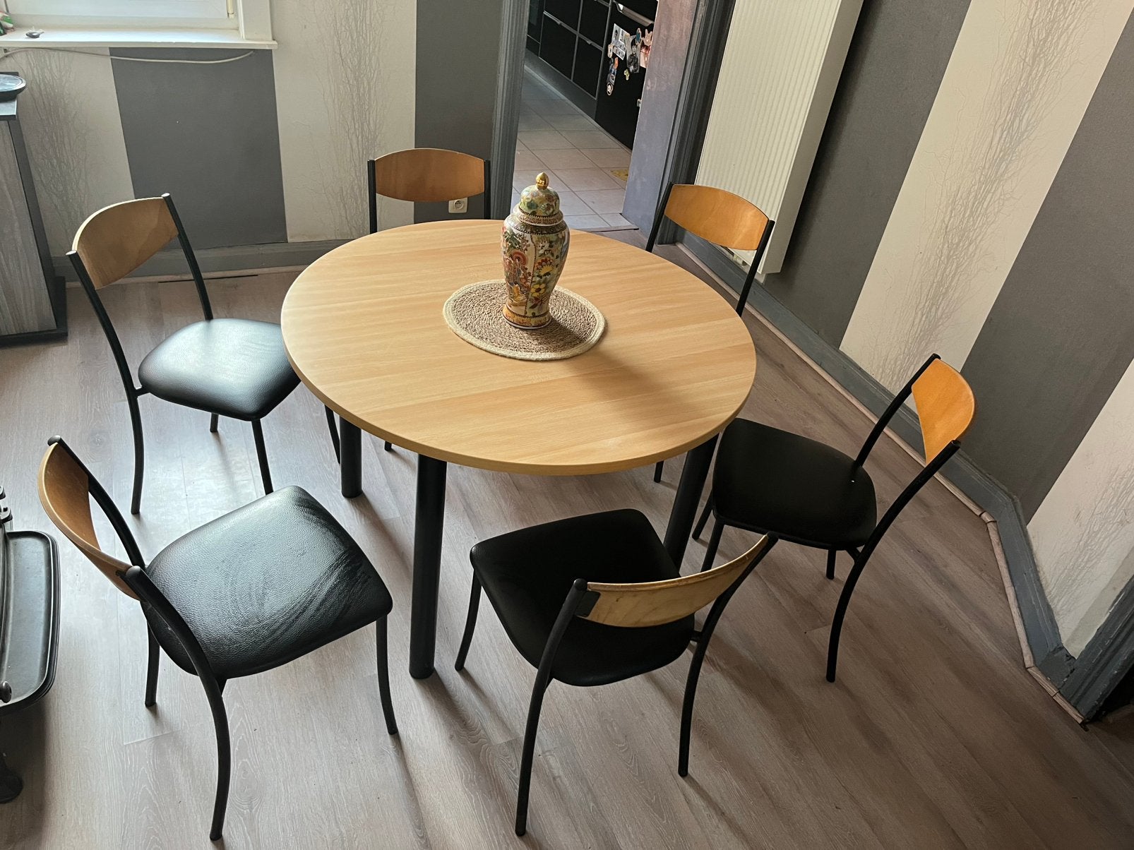 Table ronde en bois avec 6 chaises, Maison & Meubles, Cinq personnes ou plus, Rond, Comme neuf, 100 à 150 cm