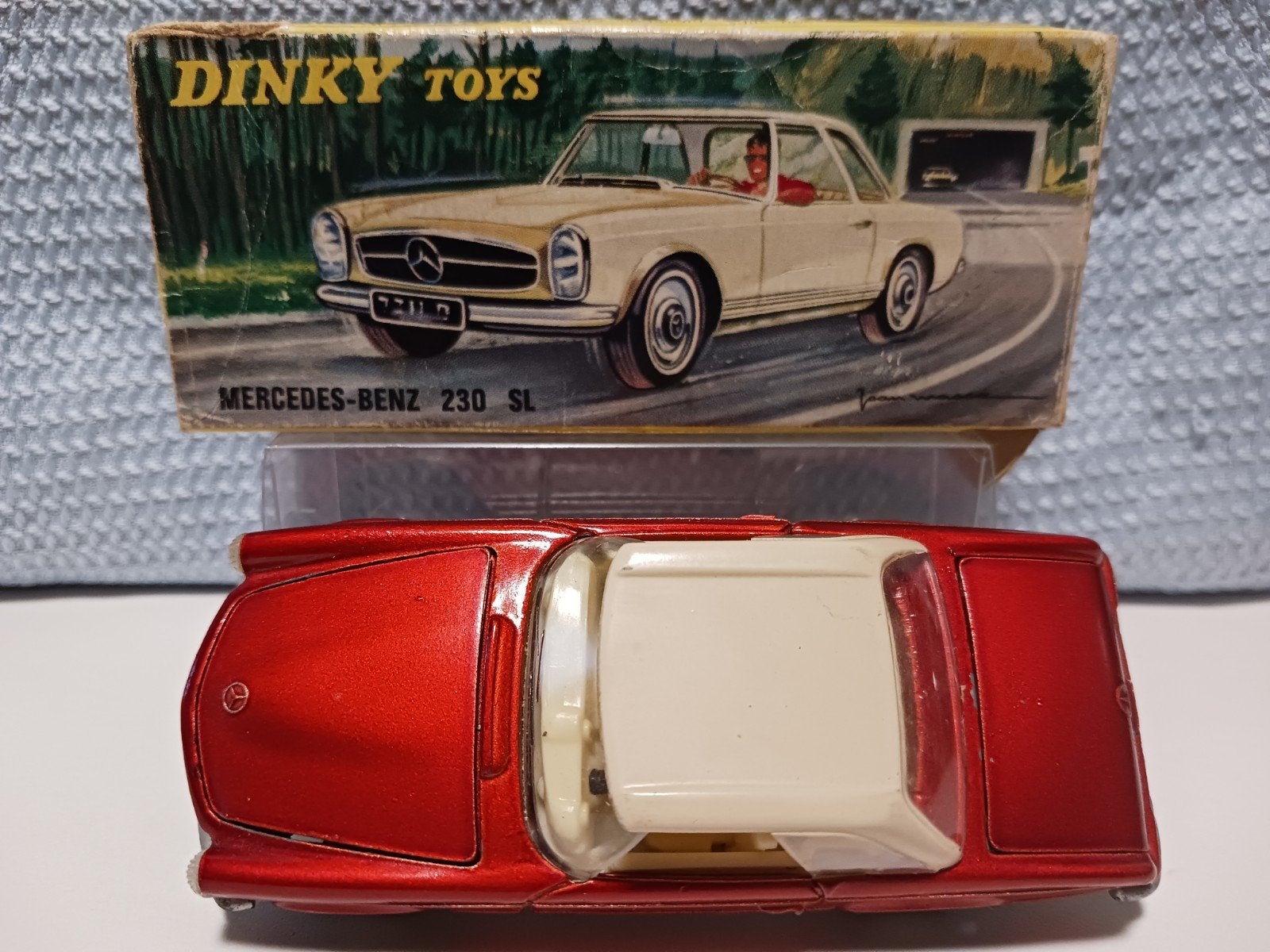 DINKY TOYS  516. Mercedes-Benz  230 SL, Ophalen of Verzenden, Dinky Toys