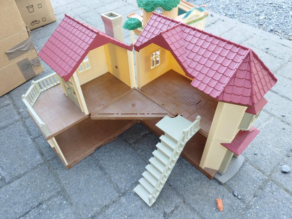 Sylvanian famillies lot maison plus école, Enlèvement, Comme neuf, Accessoires