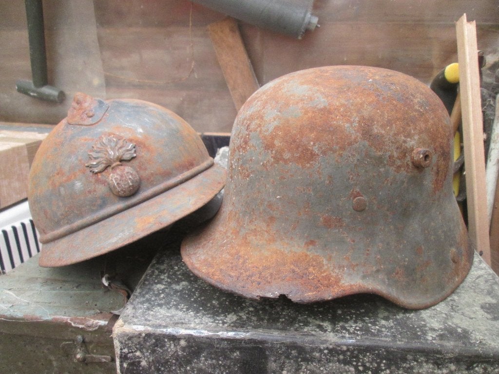 schuurvondst Duitse helm M16 met binnenwerk, uitzonderlijk., Verzamelen, Ophalen of Verzenden