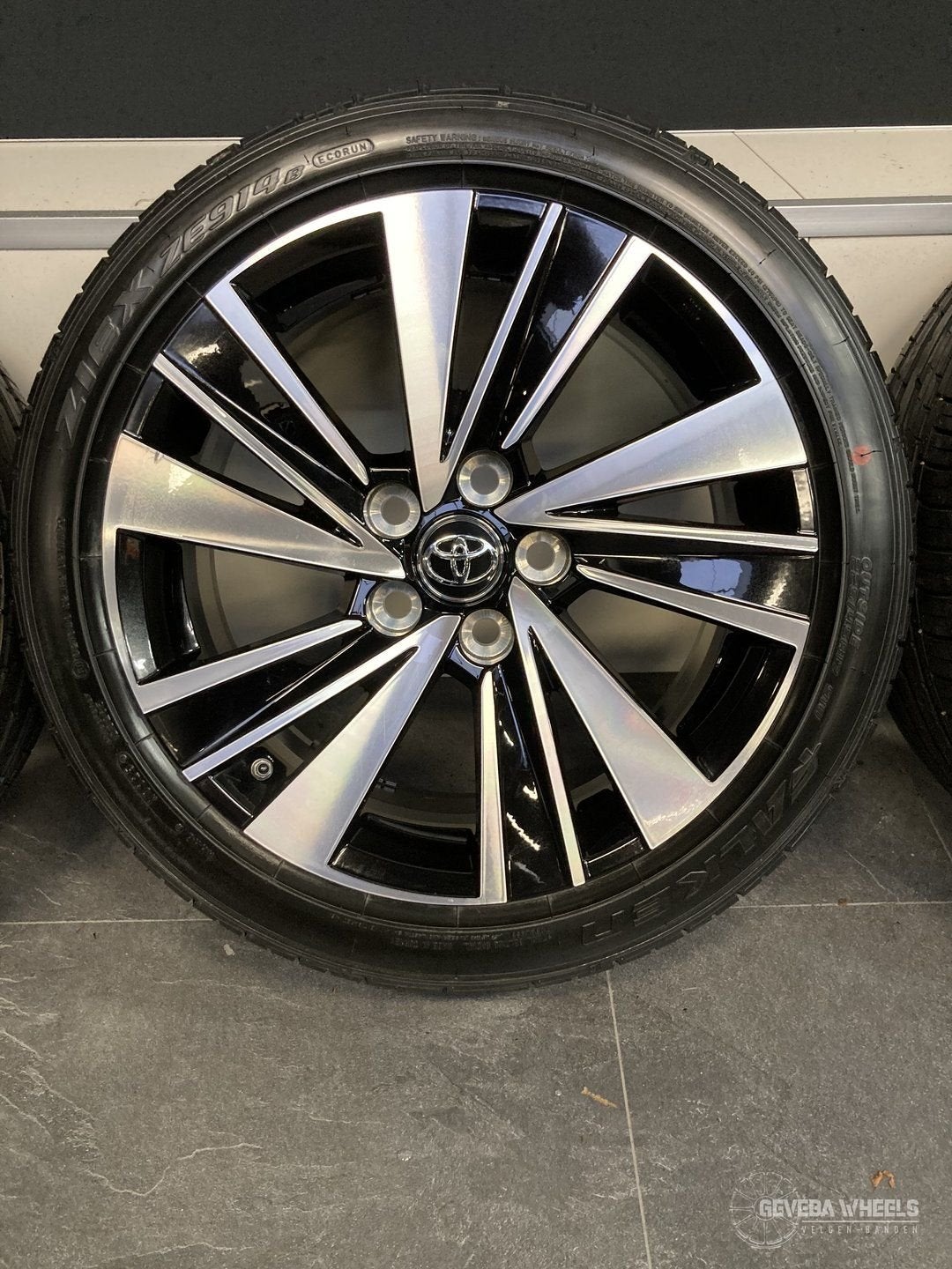 17” originele Toyota Corolla velgen + banden 5x114.3 9157-7, Pneus et Jantes, Véhicule de tourisme, Pneus été, -