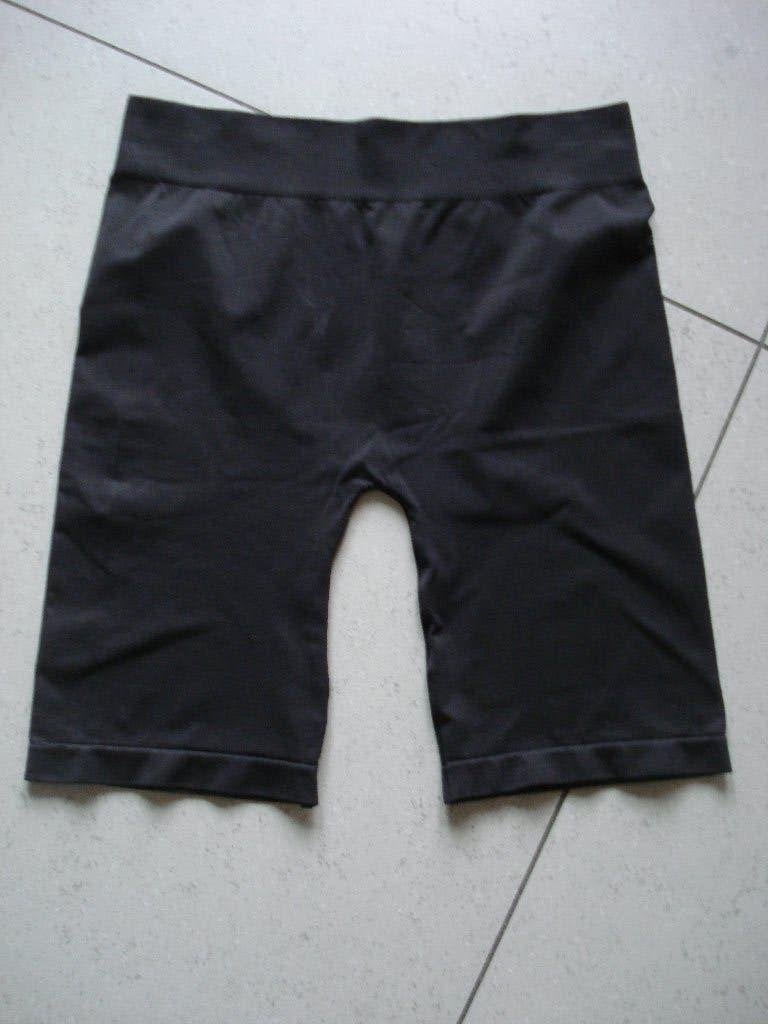 Vero Moda aansluitende broek, dames/meisjes. mt M/L, Maat 38/40 (M), Vero Moda, Zwart, Ophalen of Verzenden