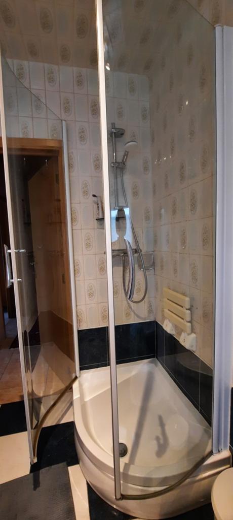 Douchebak en douche wanden, Huis en Inrichting, Badkamer | Complete badkamers, Ophalen