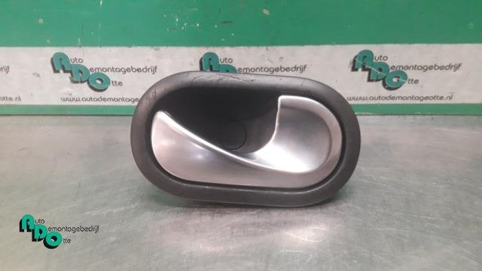 Poignée portière 4portes avant droite d'un Renault Megane, Renault, -, 3 mois de garantie, Utilisé