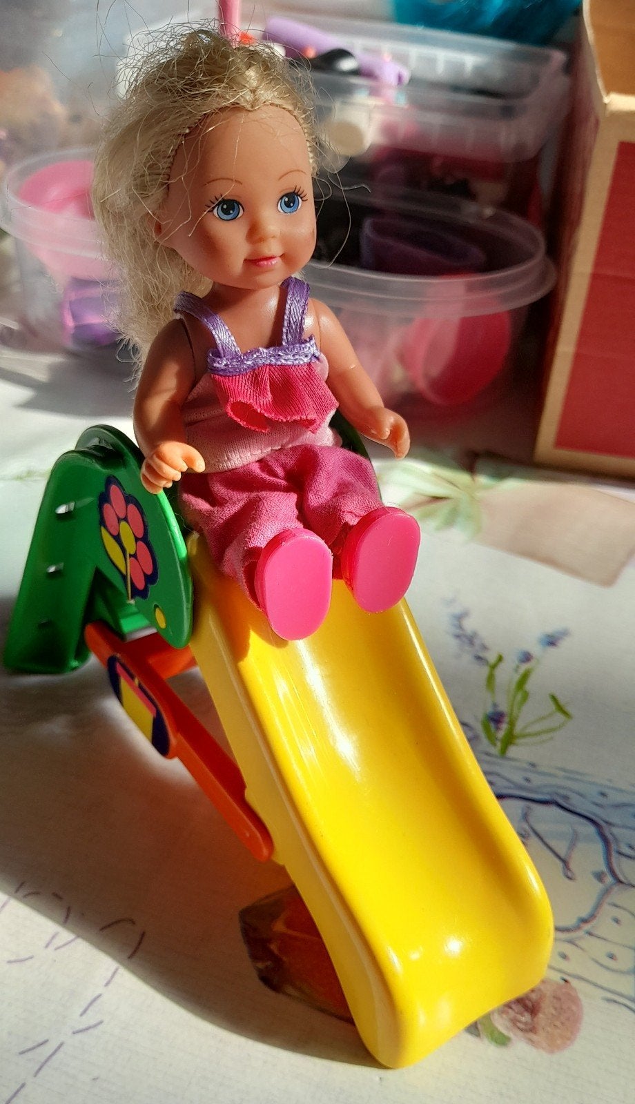baby barbie pop en glijbaan (11), Kinderen en Baby's, Ophalen of Verzenden, Zo goed als nieuw, Barbie