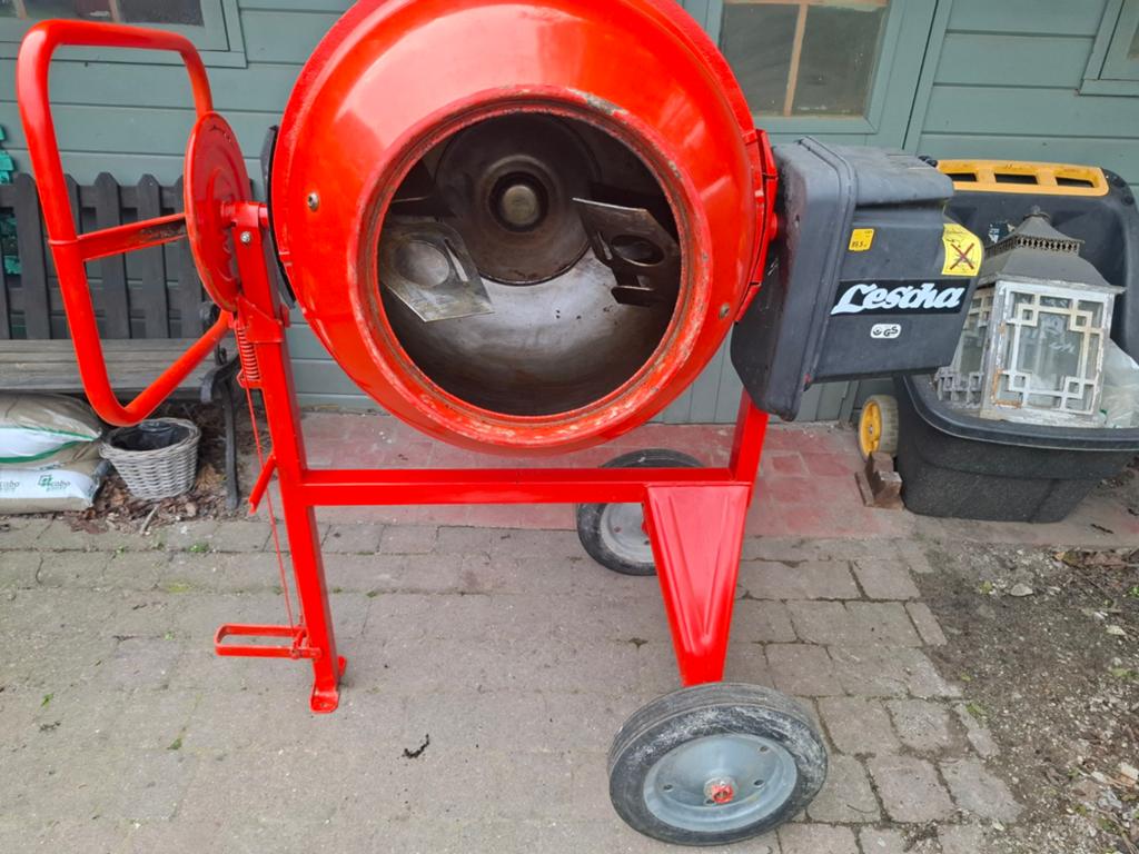 Bijna nieuwe betonmolen Lescha SM 165 S, Doe-het-zelf en Bouw, Ophalen