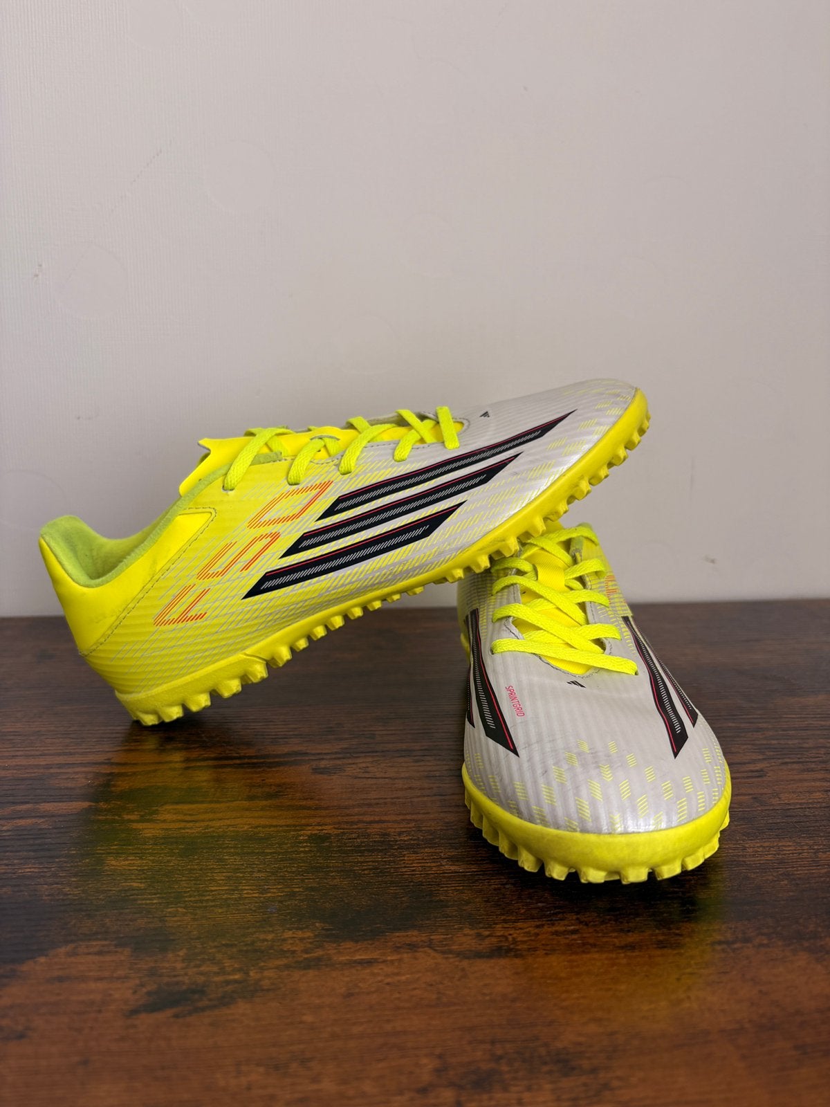 Adidas Voetbalschoenen, Sport en Fitness, Ophalen of Verzenden, Zo goed als nieuw