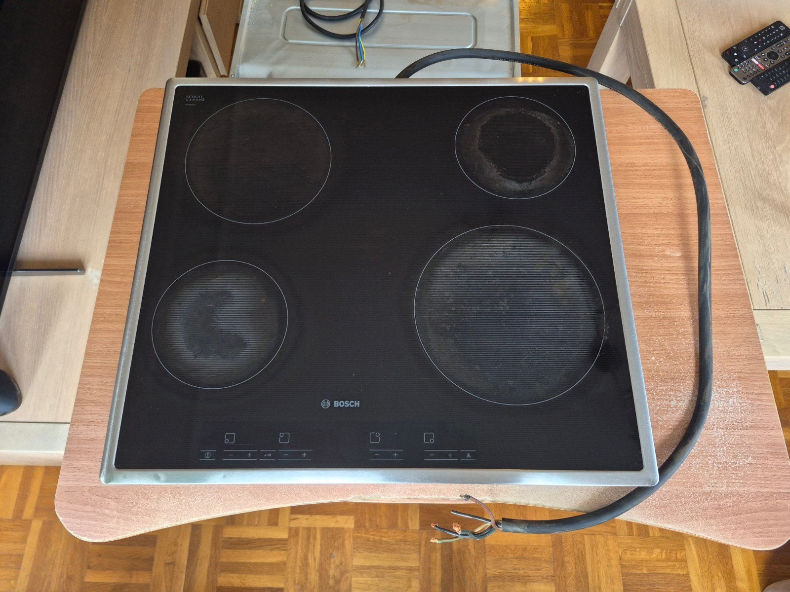 Inbouw Keramische Kookplaat Bosch (Inox rand), Elektronische apparatuur, Kookplaten, Zo goed als nieuw, Inbouw, Keramisch, 4 kookzones