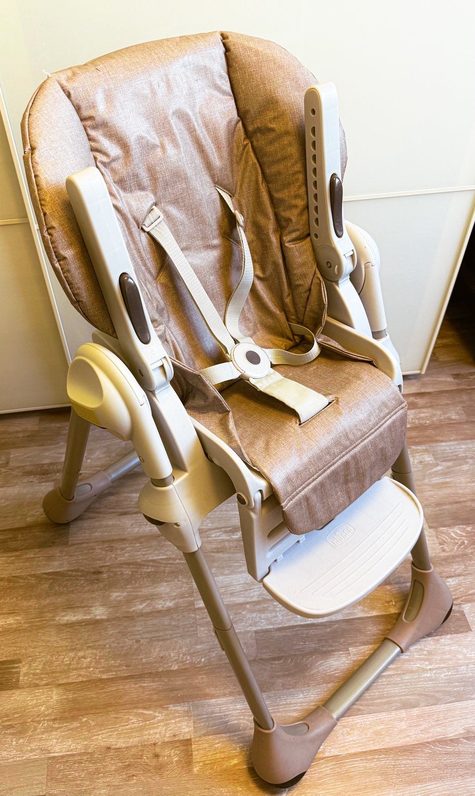 Chaise haute bébé chicco, Enfants & Bébés, Enlèvement, Utilisé, Chicco, Avec ceinture(s)