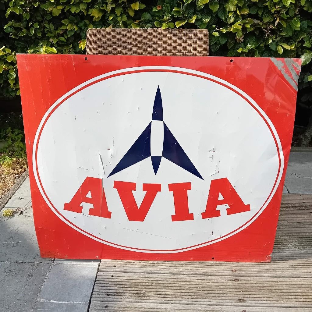 groot vintage aluminium reclamebord AVIA, Ophalen, Gebruikt, Reclamebord