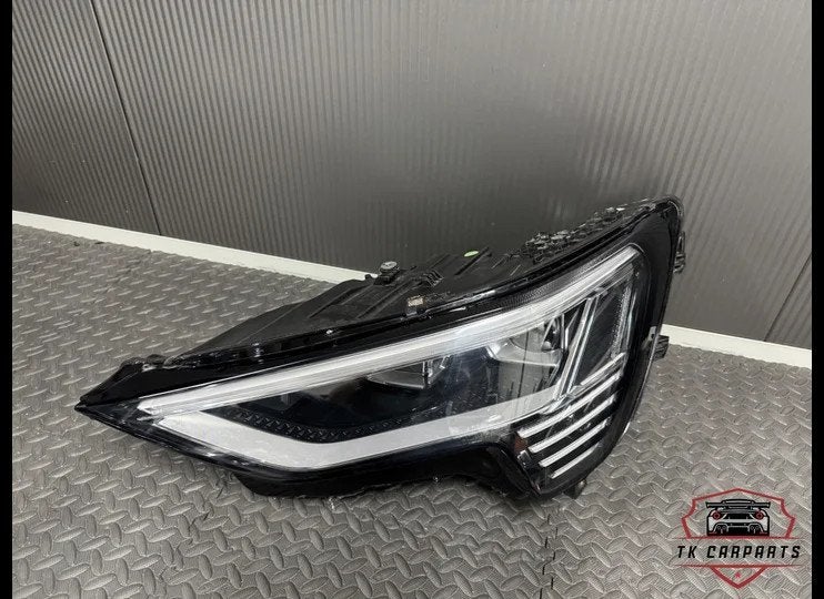 Phares LED Audi e-tron (liens 4KE941039), AUDI AG, Auto-Union-Strasse 1
85045  Ingolstadt, DE, Audi, Utilisé