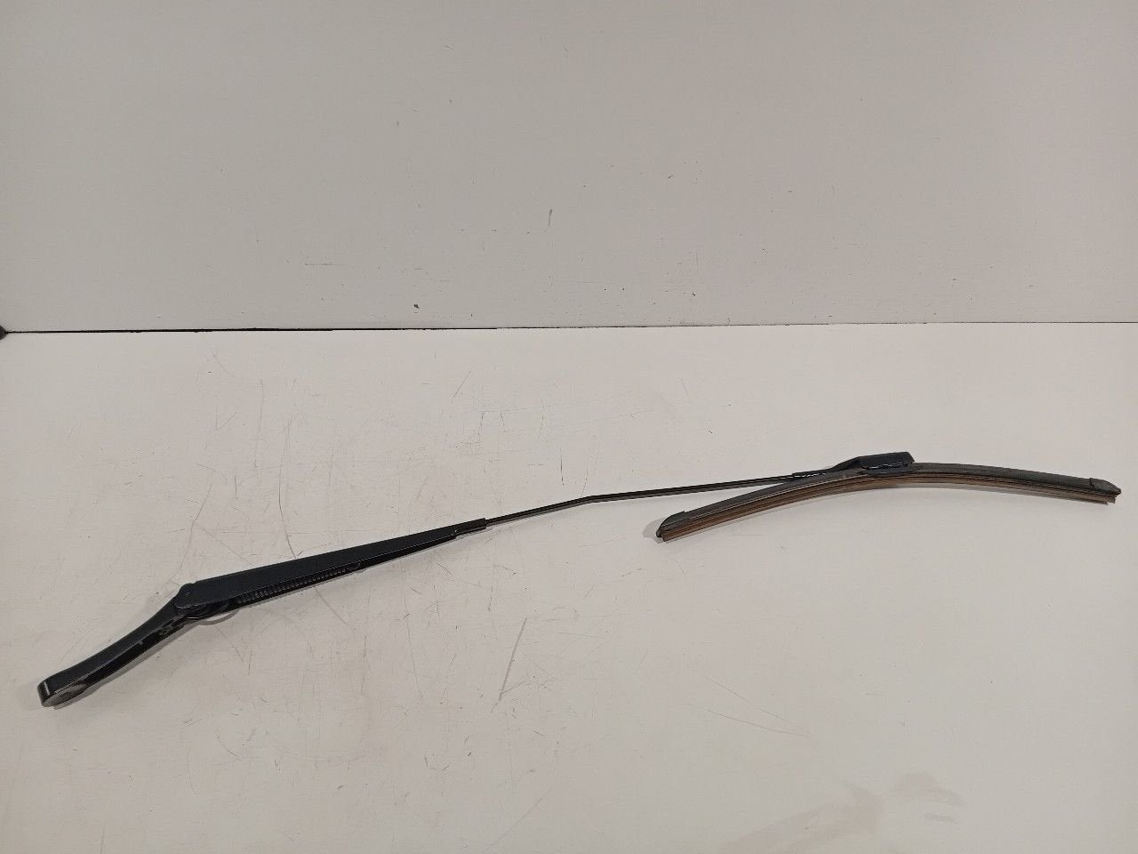 Ruitenwisserarm rechts voor Seat Leon, Onderdelen@venauto.nl, Van der Ven Autorecycling B.V., Gebruikt, Ettenseweg 76, 4706 PB Roosendaal, The Netherlands