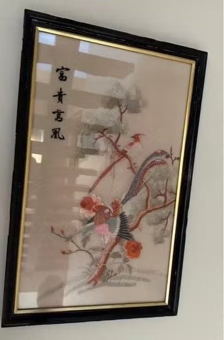 Œuvre d'art orientale en soie avec oiseau et fleurs, Enlèvement, Classique, Encadré