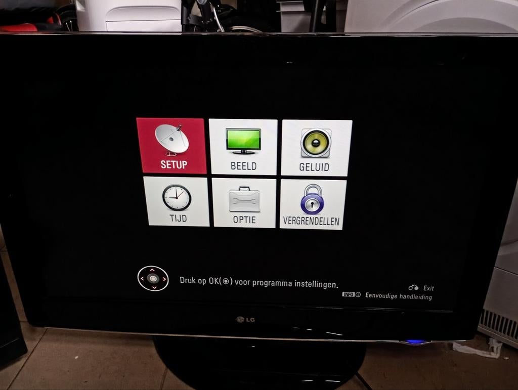 Tv 37inch LG 37LH3000-ZA in goede staat, Verzamelen, Film en Tv, Ophalen, Tv