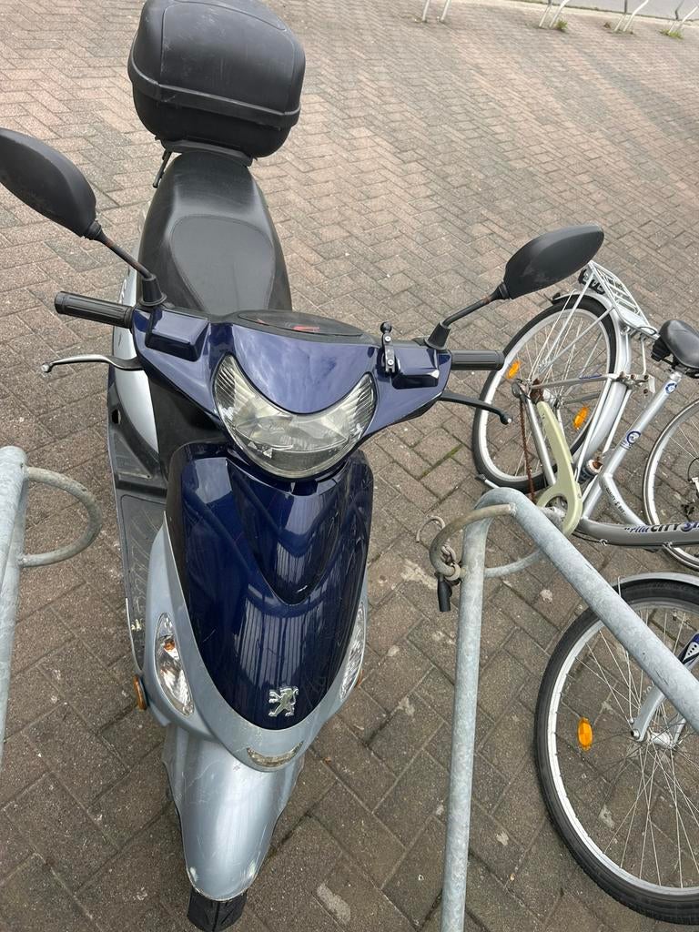 Tekoop peugeot v click Klasse A, Ophalen, Zo goed als nieuw