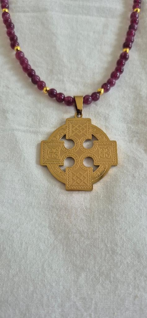 Keltisch kruis ketting met 14K goud vergulde sluitingl, Handtassen en Accessoires, Kettingen, Ophalen, Met hanger, Zo goed als nieuw