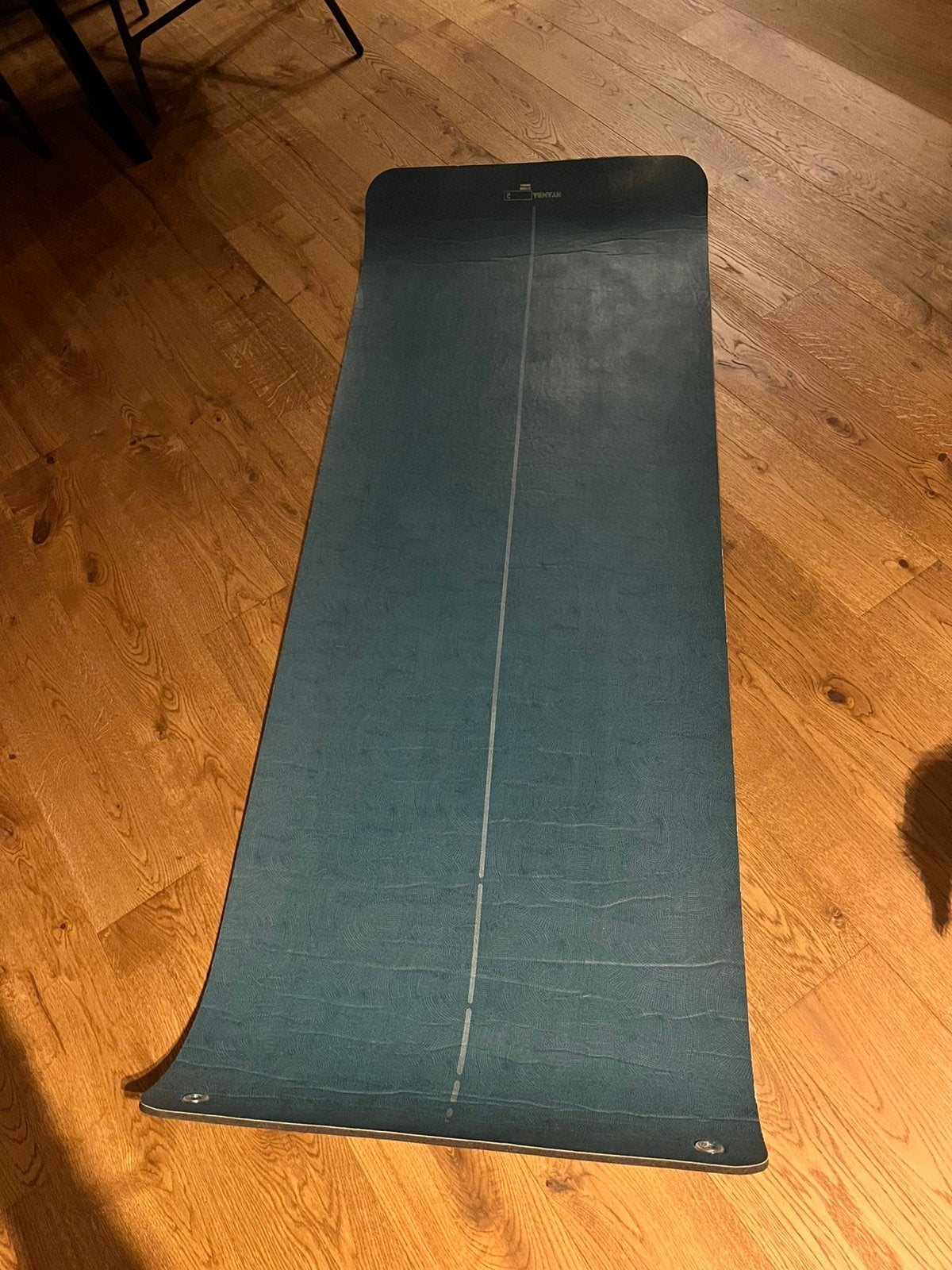 Tapis de yoga avec ligne d'alignement à essence, Enlèvement, Comme neuf