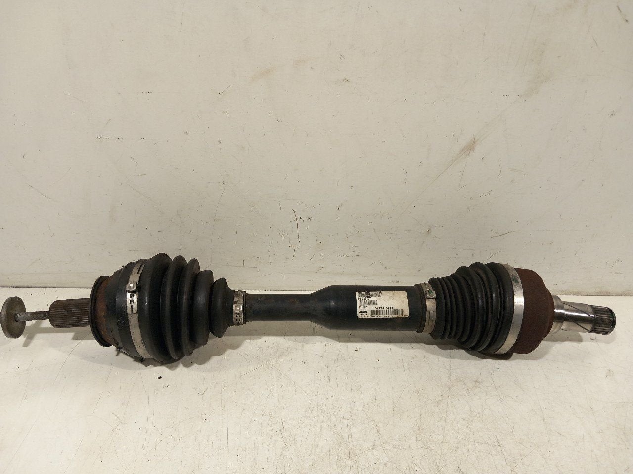 Aandrijfas links voor Volvo XC60, Onderdelen@venauto.nl, Van der Ven Autorecycling B.V., Gebruikt, Ettenseweg 76, 4706 PB Roosendaal, The Netherlands