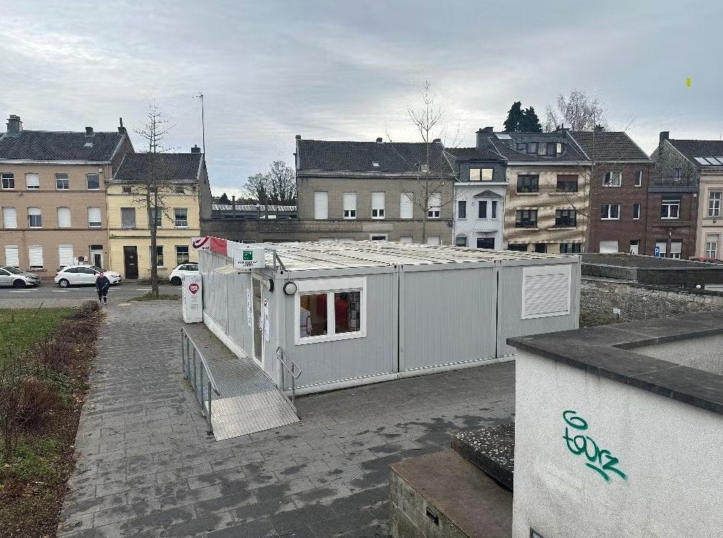 6 gekoppelde werfcontainers, Enlèvement
