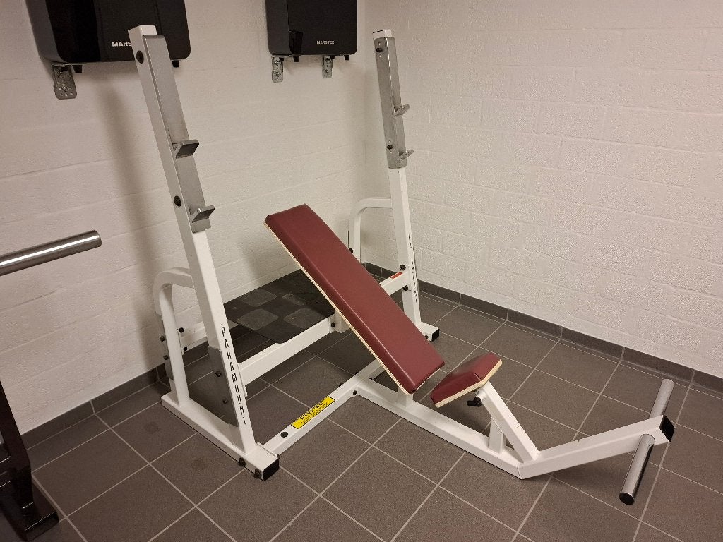 Professionele schuine drukbank / incline benchpress, Sport en Fitness, Ophalen, Gebruikt, Krachtstation, Borst