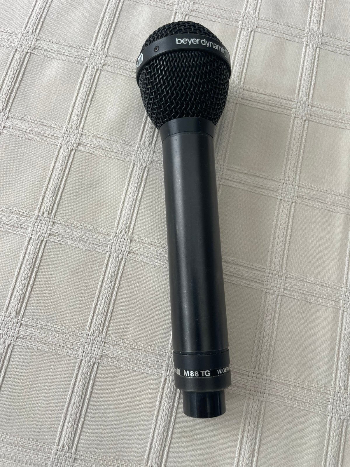 Beyer Dynamic M88, Musique & Instruments, Enlèvement ou Envoi, Utilisé, Micro pour instrument