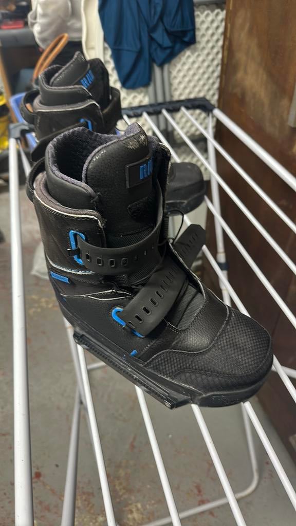 Wakeboard schoenen slingshot rad, Ophalen of Verzenden, Zo goed als nieuw, Schoenen