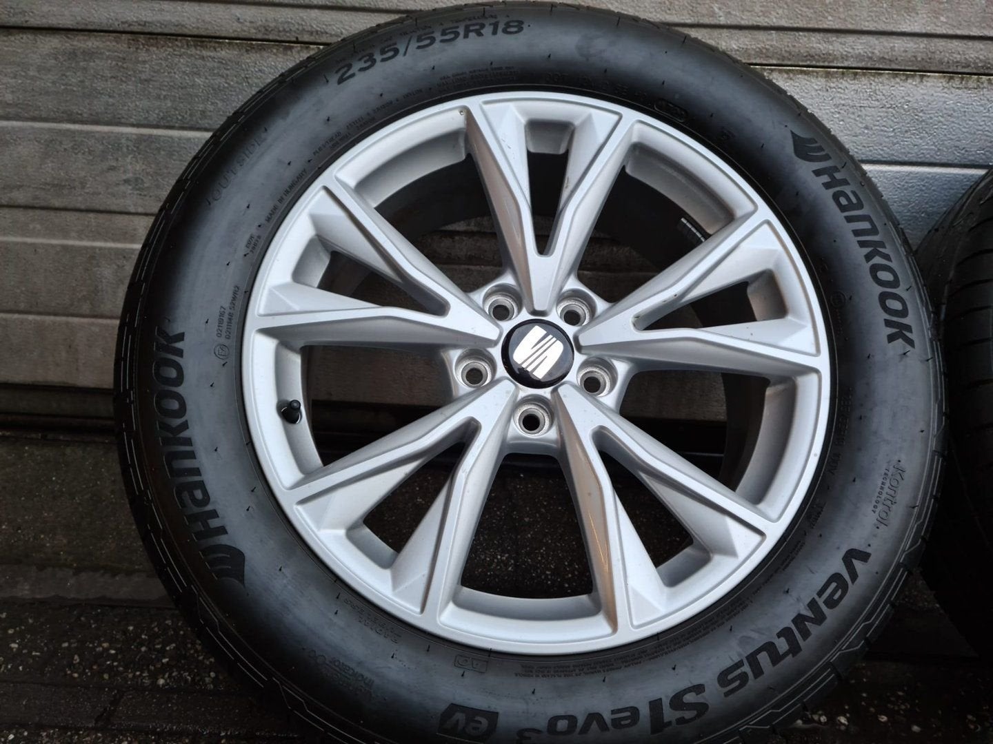 Jantes d'origine 18 pouces Seat Tarraco KN2 Ateca avec pneus, Autos : Pièces & Accessoires, Pneus et Jantes, Véhicule de tourisme