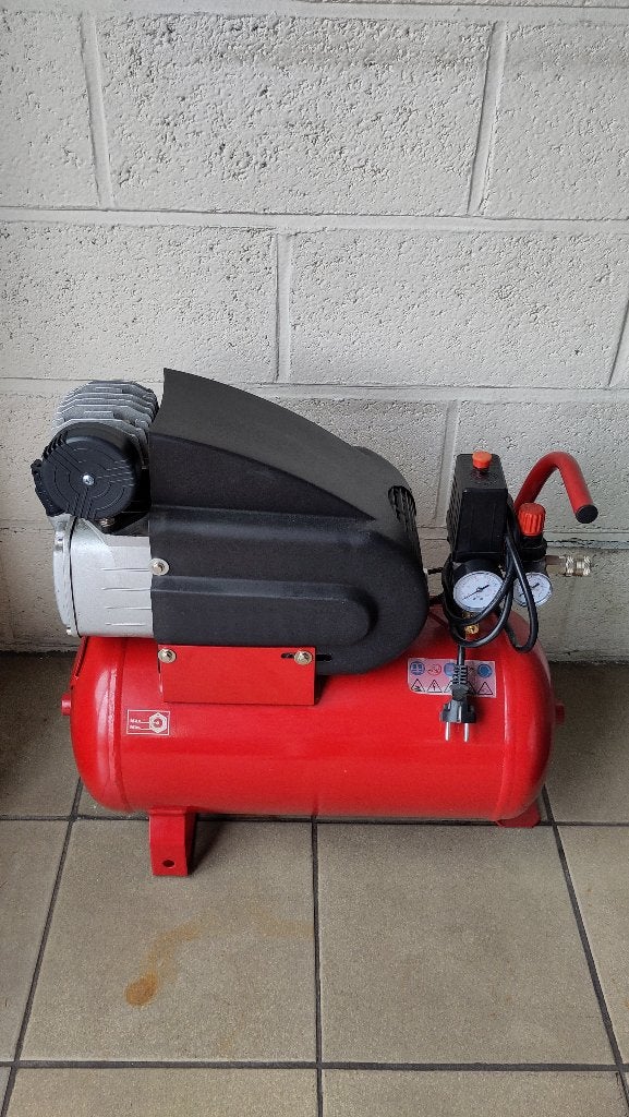 Nouveau Compresseur d'air Intertec PEOPLE 24 24L 2 CV 8 bar, Bricolage & Construction, Moins de 25 litres, Enlèvement, Neuf, 6 à 10 bars