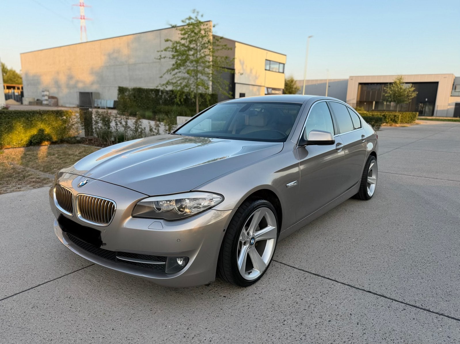 zeer nette bmw 520DA euro5 sportautomaat blanko gekeurd vvk, Auto's, BMW, Automaat, Euro 5, Beige, Elektrisch