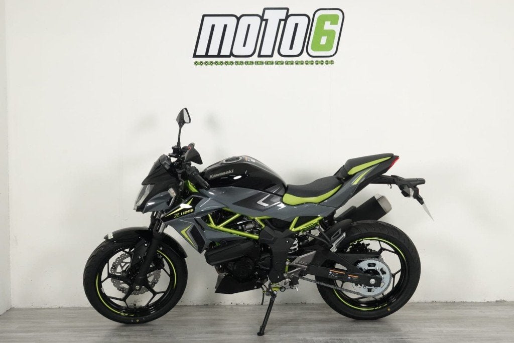 Kawasaki Z125 demomotor, 125 cc, 11 kW of minder, ABS, Handgeschakeld