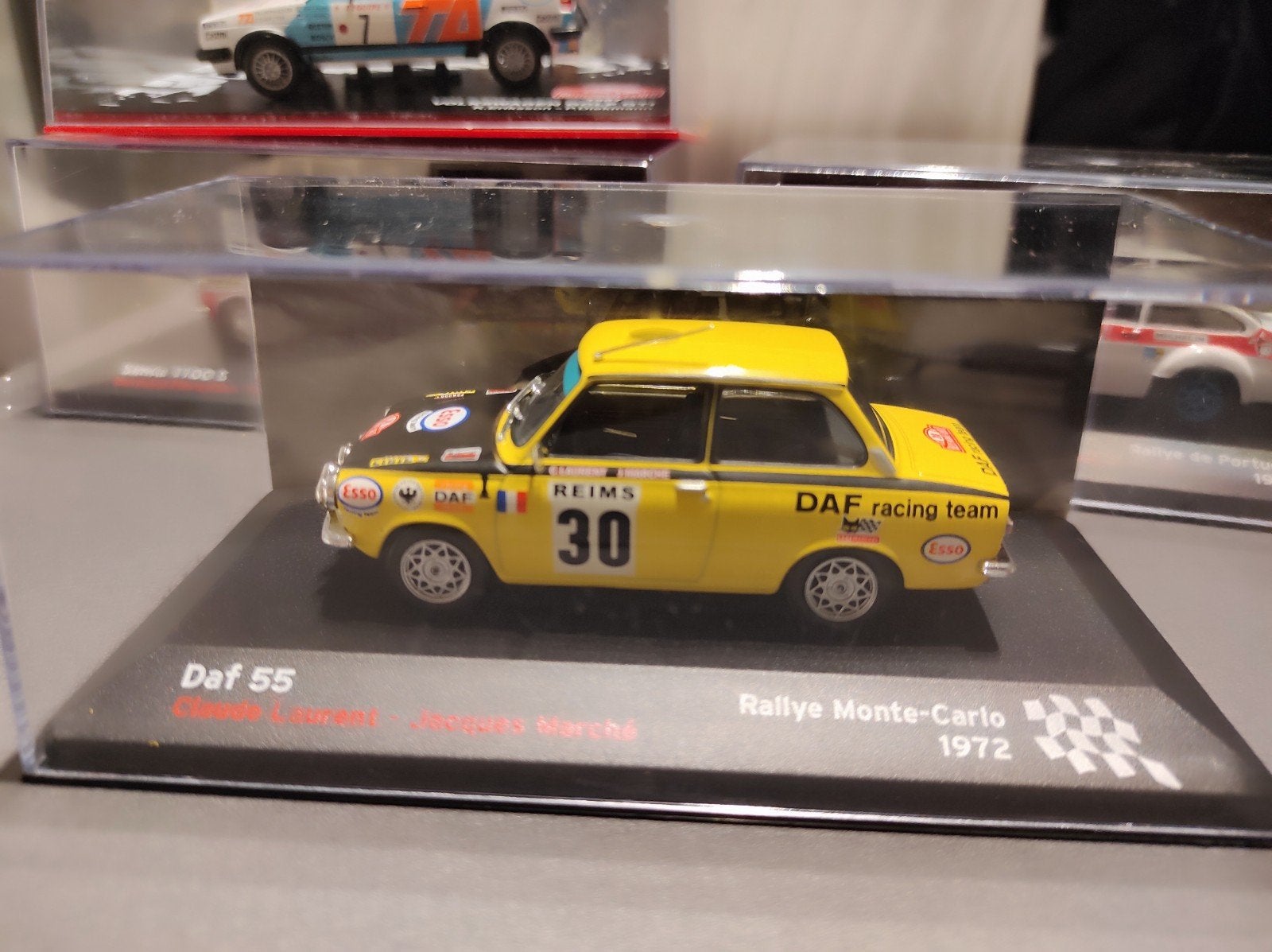 Daf 55 Rallye Monte Carlo 1972 1:43 in vitrinedoosje, Hobby en Vrije tijd, Modelauto's | 1:43, Ophalen of Verzenden