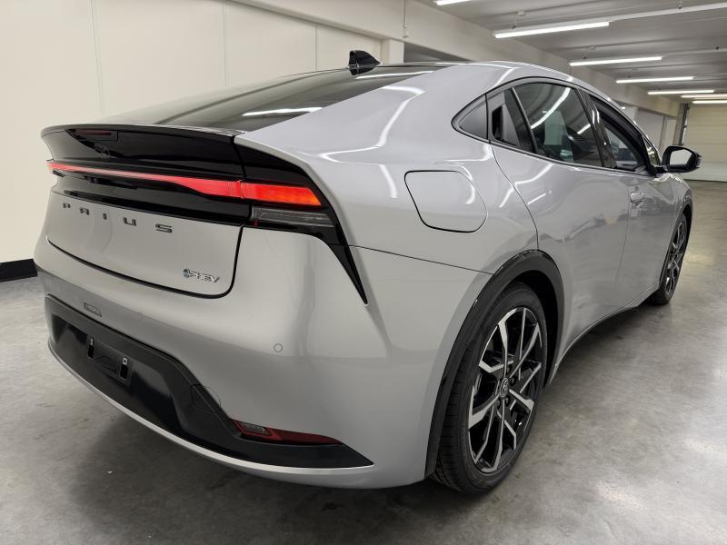 Toyota Prius Premium Plus + STOCK NIEUW, Autos, Achat, Autres couleurs, Noir, 5 portes
