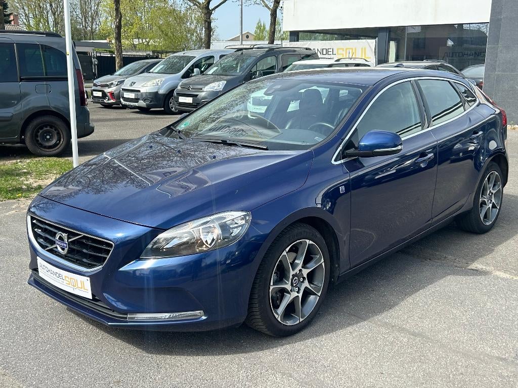 Volvo V40 2.0D, 2016, 146.610km, EURO 6b, Navi, 12m Garantie, Auto's, Voorwielaandrijving, 4 cilinders, 1969 cc, Blauw
