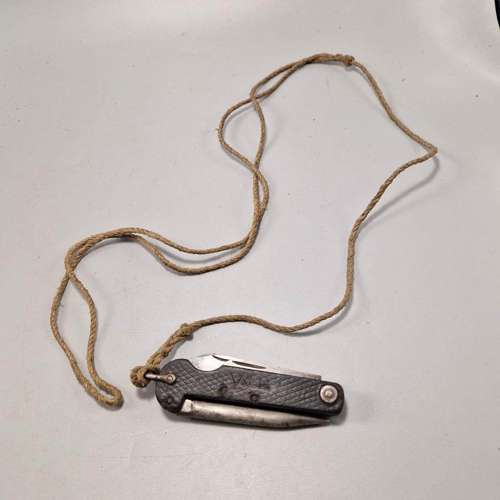 Couteau de poche britannique de la Première Guerre mondiale, Envoi, Armée de terre, Couteau ou Poignard