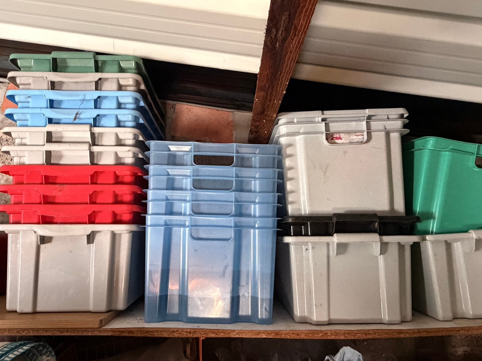 caisses et bacs de rangement en plastique robustes, Enlèvement, Comme neuf