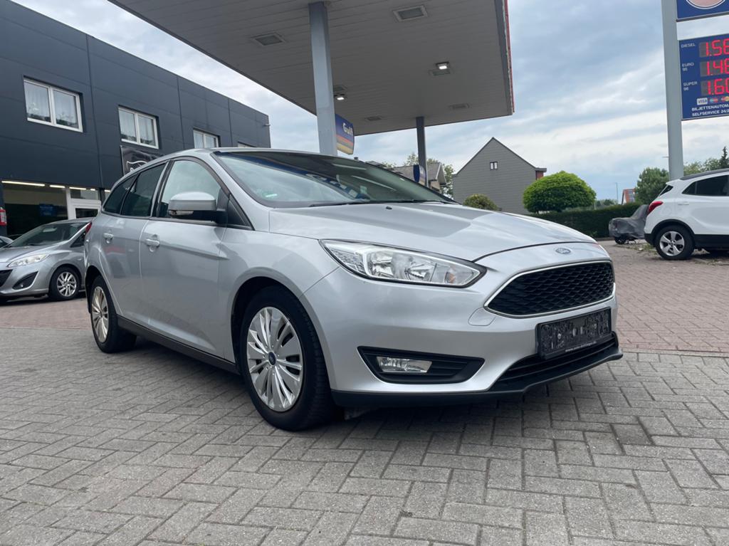 Ford Focus 1.5 - DIESEL - Euro6b - AIRCO - 145.000 km - 2015, Auto's, Focus, Stof, 1498 cc, Bedrijf