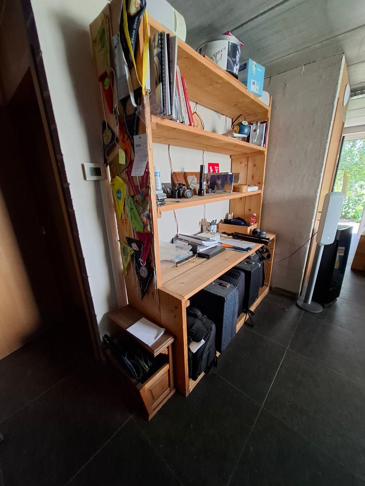 Steigerhouten kast (binnen/buiten), Ophalen