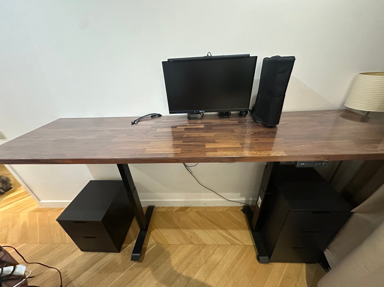 Elektrisch verstelbaar bureau – IKEA KARLBY 246cm, Huis en Inrichting, Bureaus, Zo goed als nieuw, IKEA, Elektrisch, Ophalen